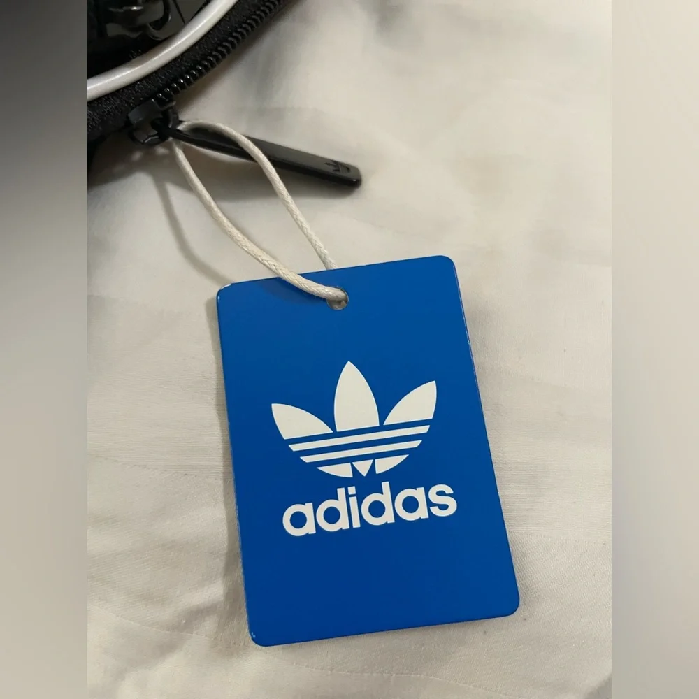 RESERVED 🚨Adidas ORIGINALS SANTIAGO MINI BACKPACK small black white pocket - Picture 14 of 16